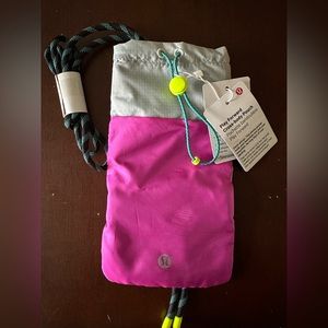 ✨LULU LEMON✨ adorable Play Forward cross-body pouch